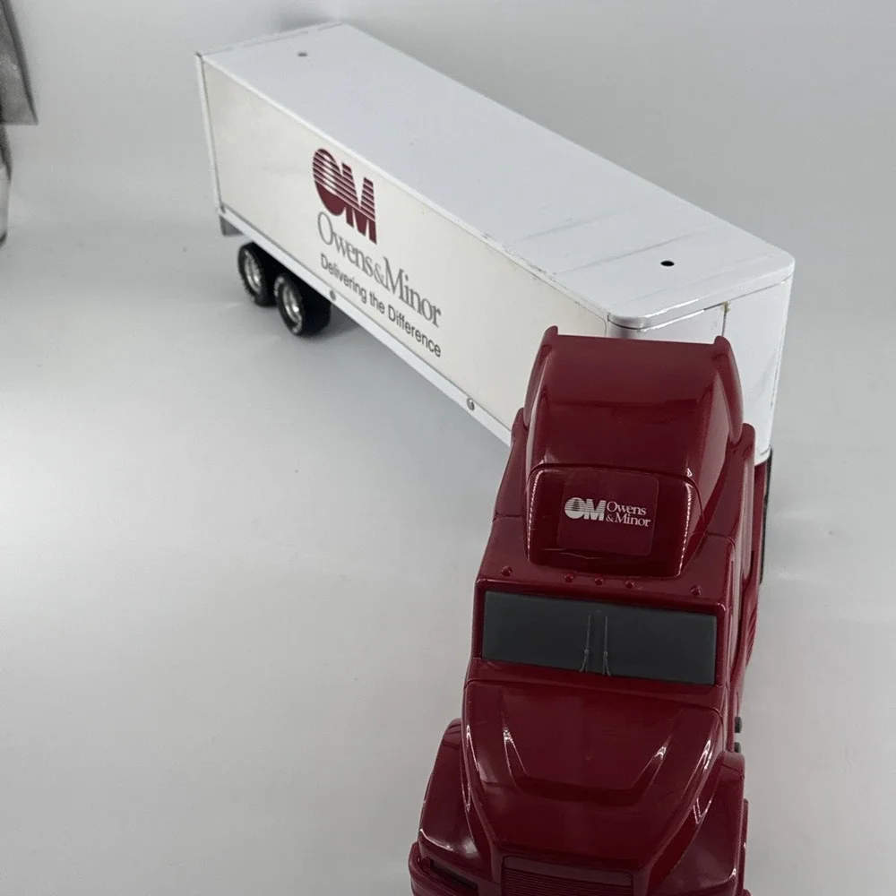 Semi Truck‎ (Plastic) & Metal Trailer Owens & Minor by Funrise w/Sound VTG 2002